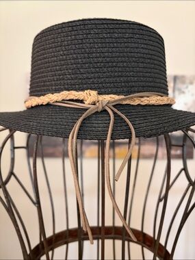 NEW Adorable Black Straw Hat Braided Accent One Size Packable